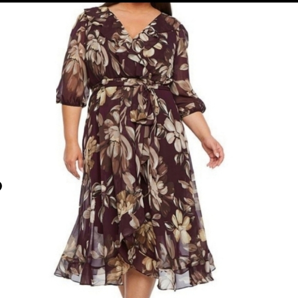 Danny & Nicole Dresses & Skirts - 🆕️Plum floral ruffled dress